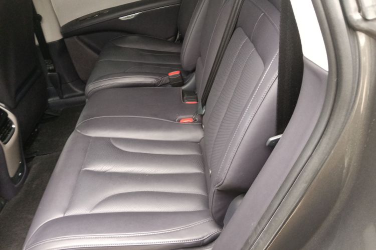 智己汽车 智己LS7 2023款 90kWh Elite后驱版中控内饰7004