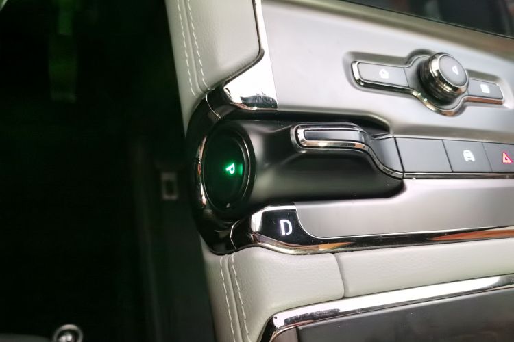 蔚来ES6 2019款 430KM 性能版中控内饰18