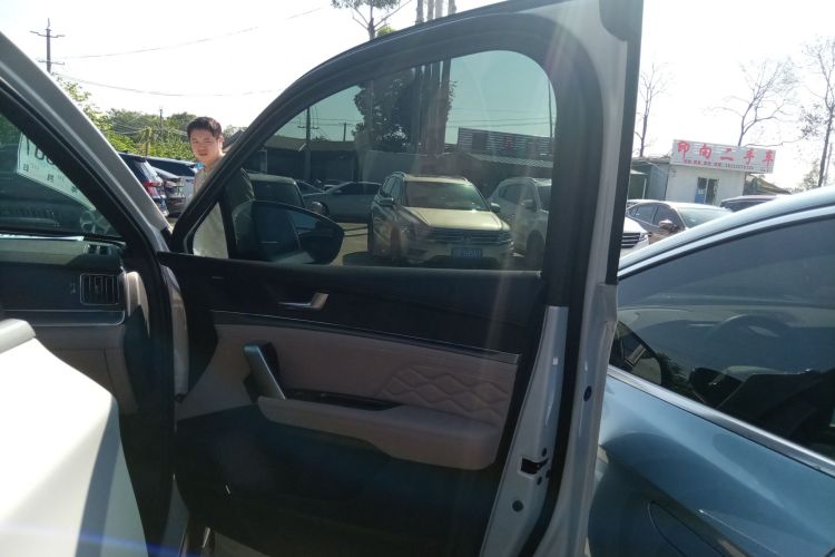 比亚迪 唐新能源 2025款 智驾版 DM-i 115KM 尊荣型中控内饰7005