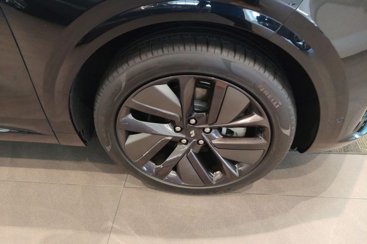 理想汽车 理想L6 2024款 Pro车身外观10