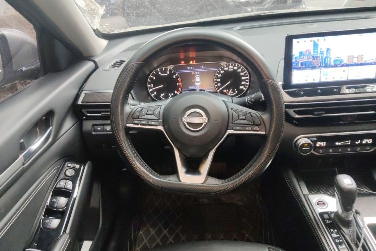 日产 天籁 2022款 2.0L XL-TLS 悦享版中控内饰13