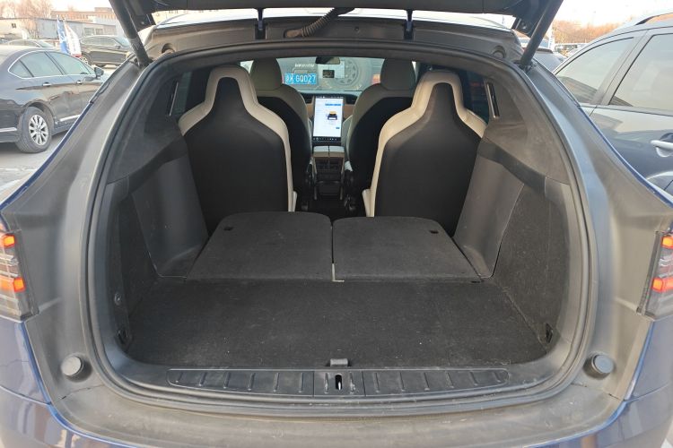 特斯拉 Model X 2019款 长续航版机舱底盘23
