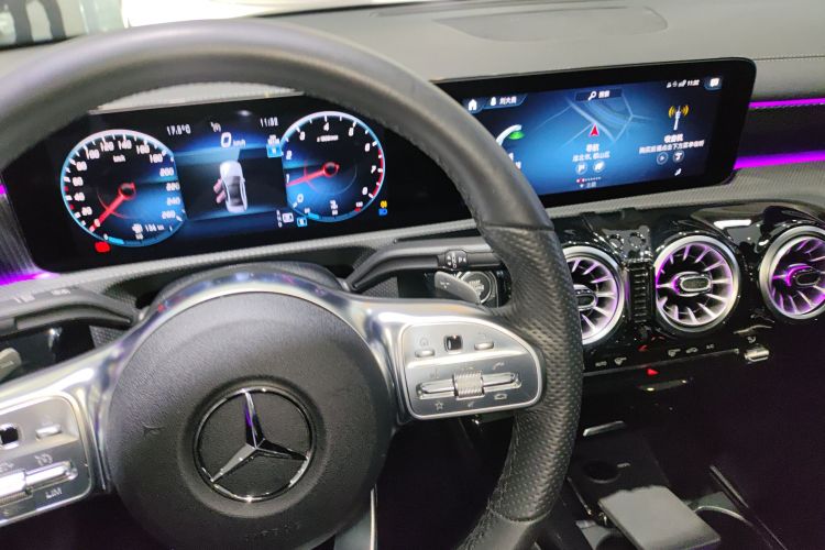 奔驰A级 2022款 改款三 A 200 L 运动轿车时尚型局部细节18