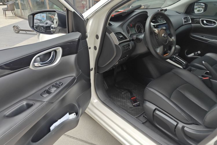 日产 轩逸 2021款 经典 1.6XL CVT豪华版中控内饰20