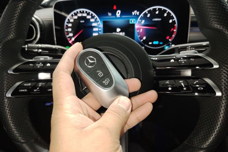 奔驰C级 2022款 改款 C 200 L 运动版中控内饰11