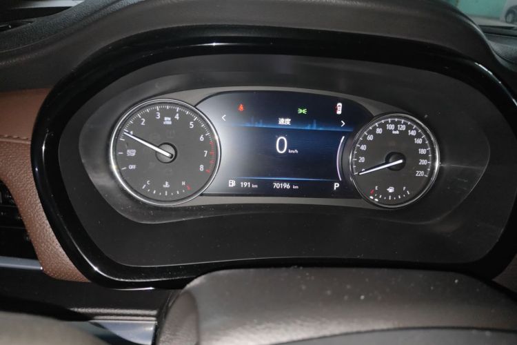 别克GL8 2022款 陆上公务舱 652T 豪华型中控内饰15