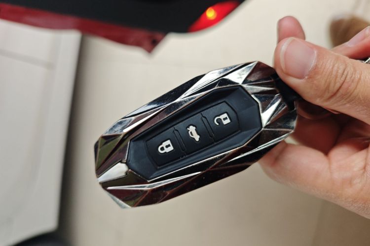 吉利汽车 帝豪 2016款 三厢 1.5L CVT向上版中控内饰11