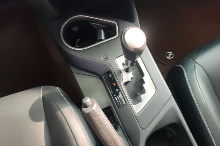 丰田 RAV4荣放 2018款 2.5L 自动四驱精英i版中控内饰18