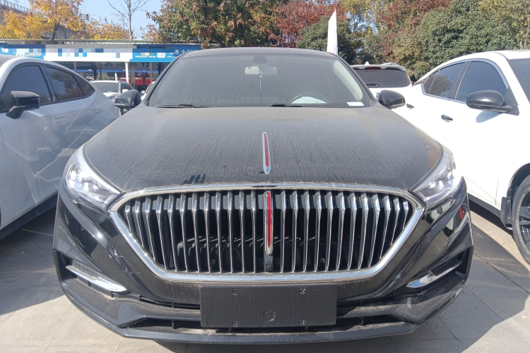 红旗H5 2022款 经典款 改款 1.5T DCT旗韵版车身外观2