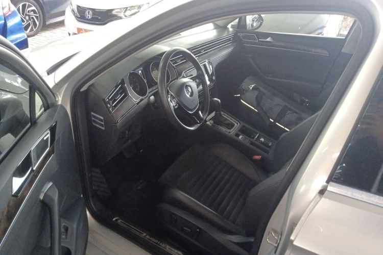 大众 迈腾 2017款 330TSI DSG 豪华型中控内饰20