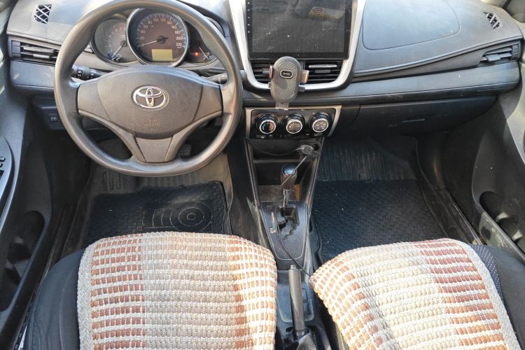 丰田 威驰FS 2017款 1.5L CVT锋驰版中控内饰7002