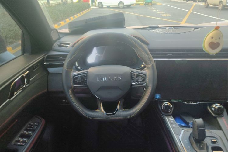 领克05 2022款 2.0TD 四驱劲Halo中控内饰13