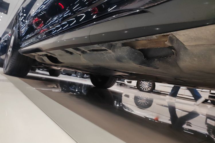 奔驰GLE 2021款 GLE 450 4MATIC 时尚型局部细节9002