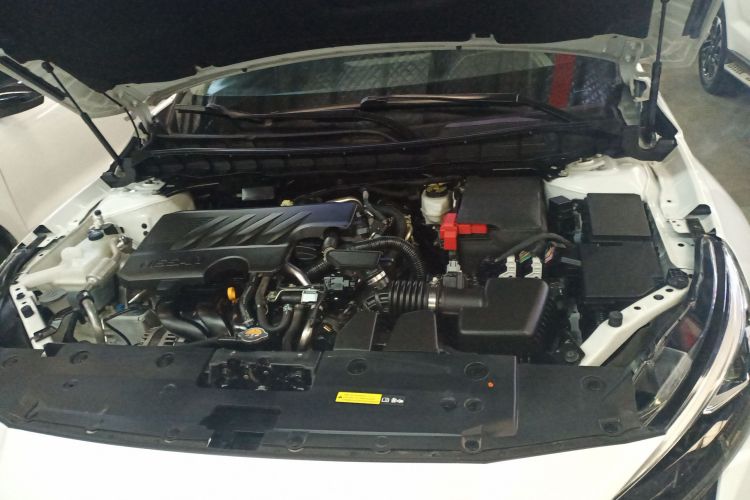 日产 天籁 2022款 2.0L XL-TLS 悦享版机舱底盘24