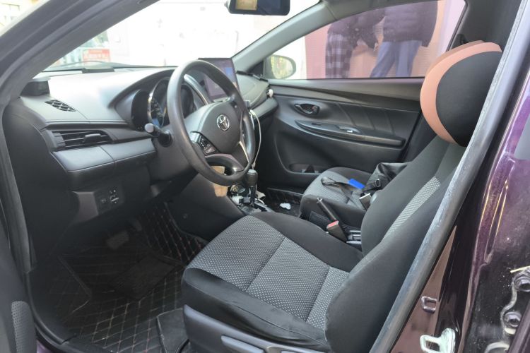 丰田 威驰 2014款 1.5L 自动智臻版中控内饰19