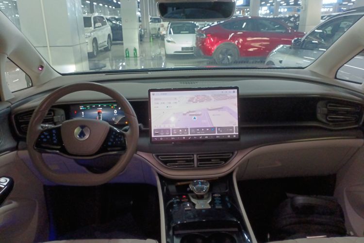 腾势D9 2022款 DM-i 970 四驱旗舰型中控内饰12