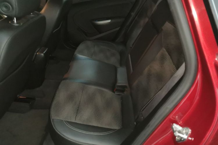 别克 英朗 2014款 XT 1.6L 自动时尚版中控内饰21