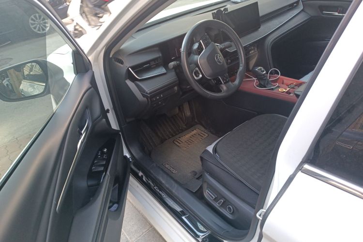 丰田 凯美瑞 2024款 双擎 2.0HGVP 豪华版中控内饰20