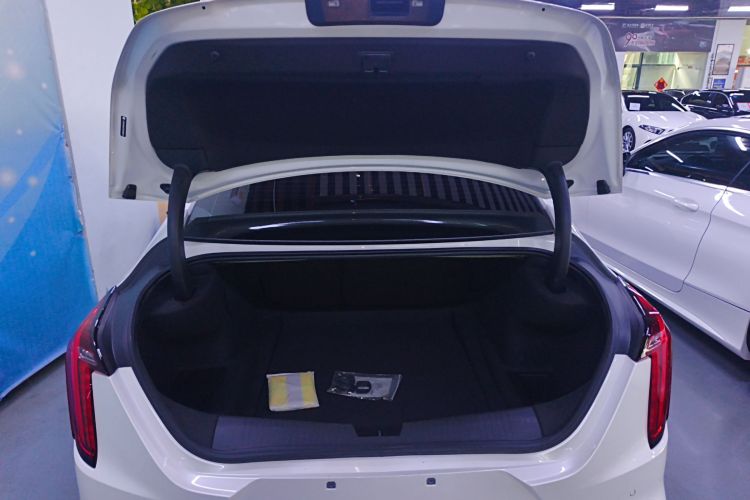 凯迪拉克CT4 2023款 28T 豪华型机舱底盘23
