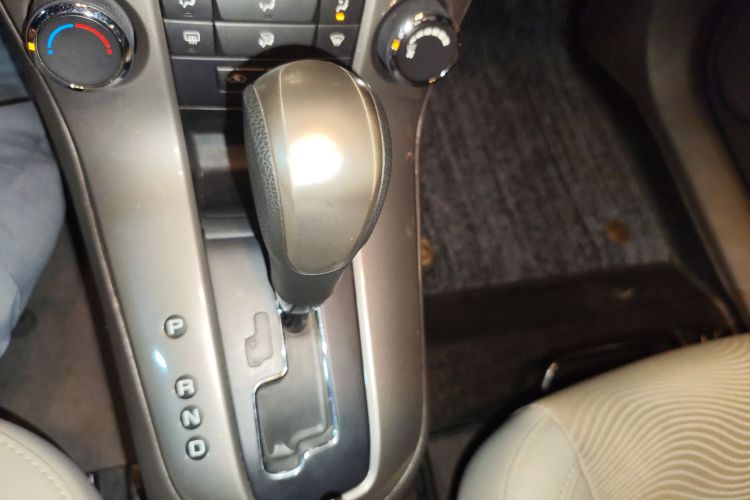 雪佛兰 科鲁兹 2015款 1.5L 经典 SE AT中控内饰18