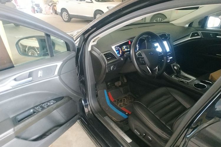 福特 蒙迪欧 2013款 1.5L GTDi180时尚型中控内饰7003