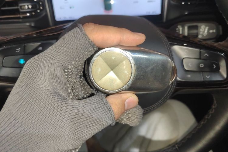 蔚来ES8 2020款 580KM 签名版 六座版中控内饰7001