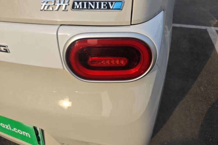 五菱汽车 宏光MINIEV 2024款 第三代 215km 进阶版车身外观9