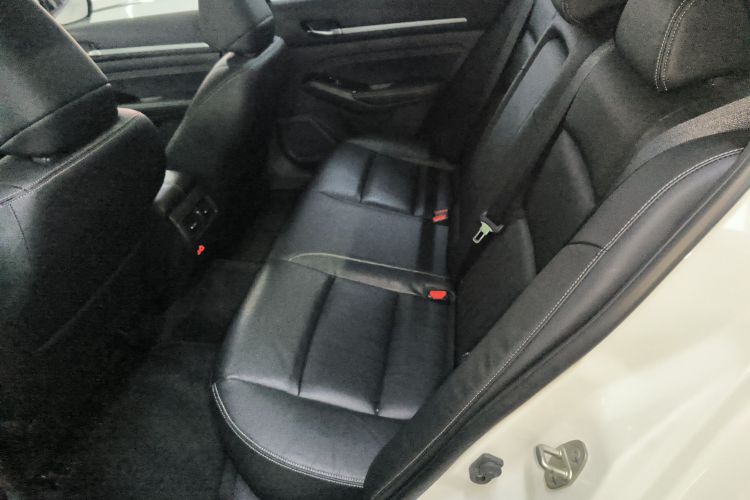 日产 天籁 2021款 2.0L XL 舒适版中控内饰21