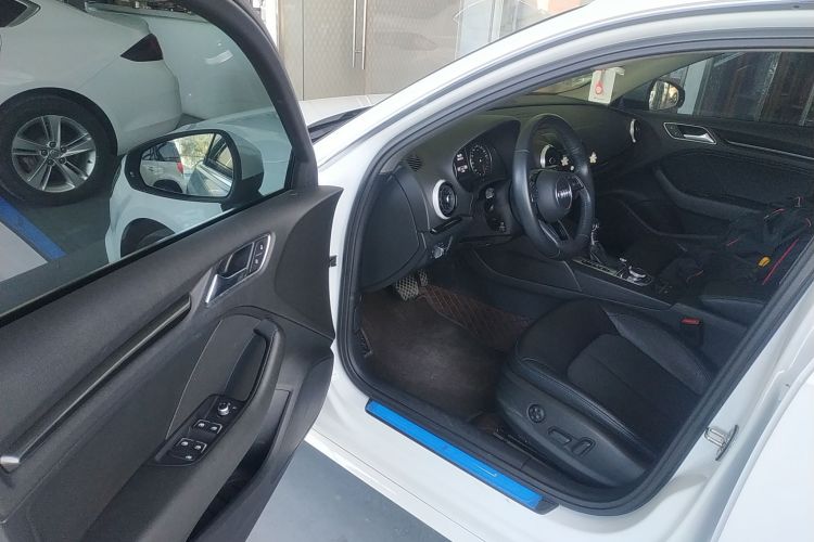 奥迪A3 2018款 30周年年型 Sportback 35 TFSI 时尚型中控内饰20