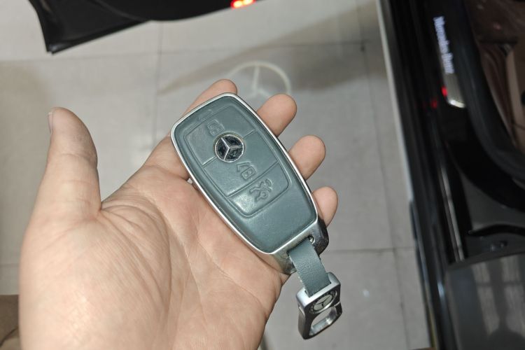 奔驰E级 2020款 E 300 L 运动豪华型中控内饰7001