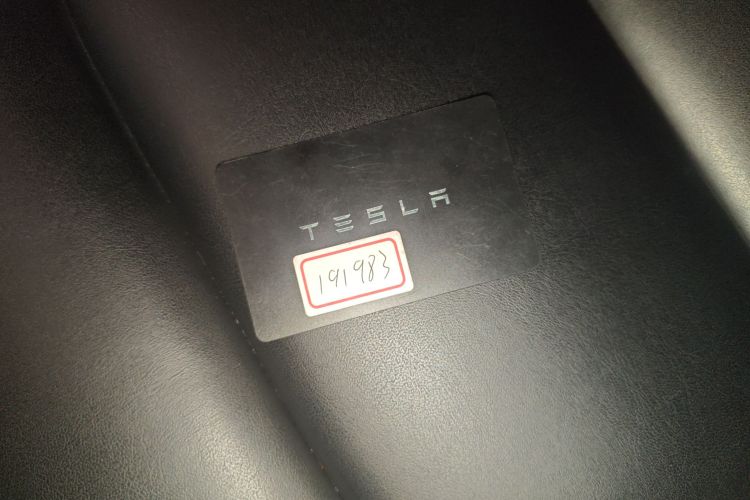 特斯拉 Model Y 2021款 标准续航后驱版中控内饰11