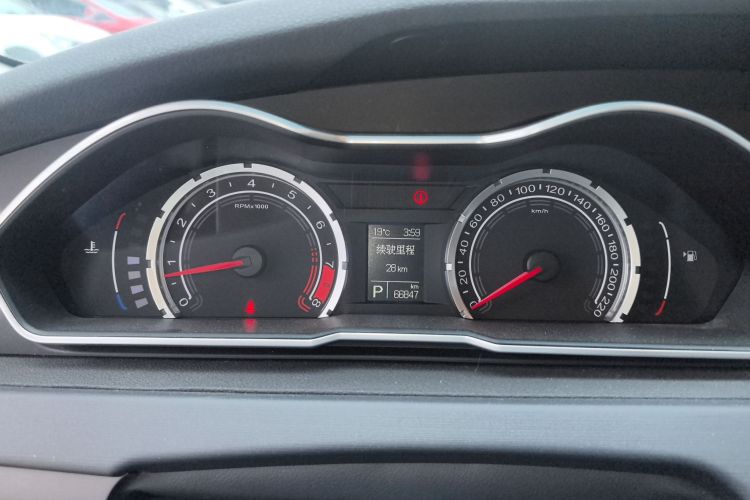 名爵 MG6 2014款 掀背 1.8L 自动驾值版局部细节14