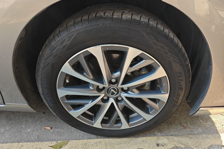 雷克萨斯ES 2024款 200 臻享版车身外观10