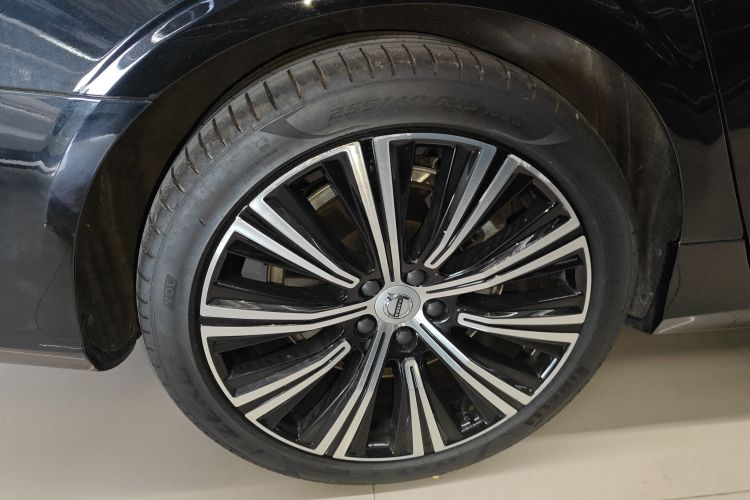 沃尔沃S90 2023款 B5 智雅豪华版车身外观6008