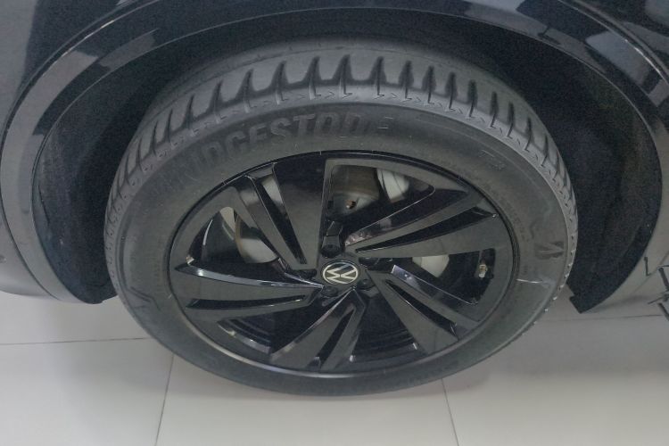 大众 途锐  3.0TSI 锐享版 曜黑运动套装车身外观6007