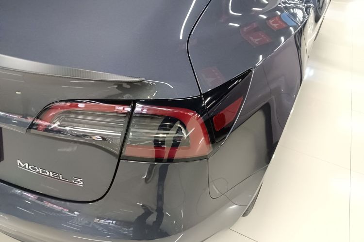 特斯拉 Model 3 2022款 Performance高性能全轮驱动版车身外观6006