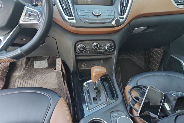 东南DX7 2015款 1.5T 自动豪华型中控内饰16