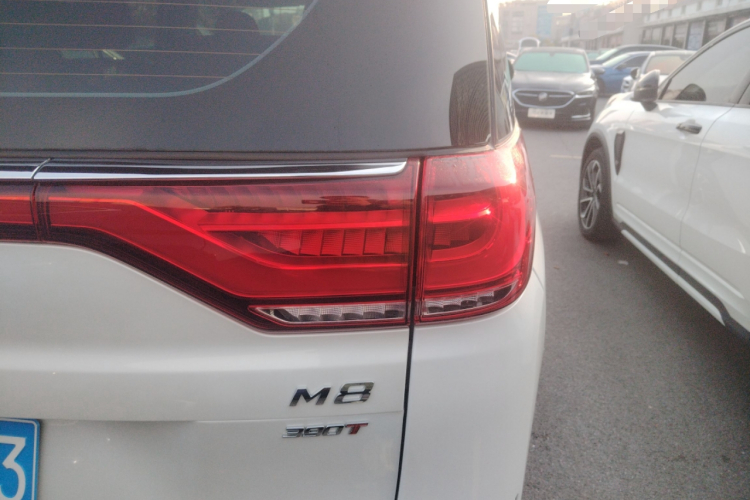 广汽传祺 传祺M8 2024款 领秀系列 390T 豪华版车身外观9