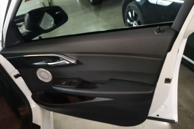 宝马1系 2021款 改款 120i M运动版中控内饰7005