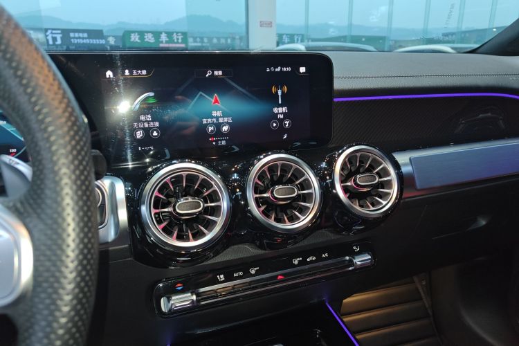 奔驰GLB AMG 2021款 改款 AMG GLB 35 4MATIC中控内饰16