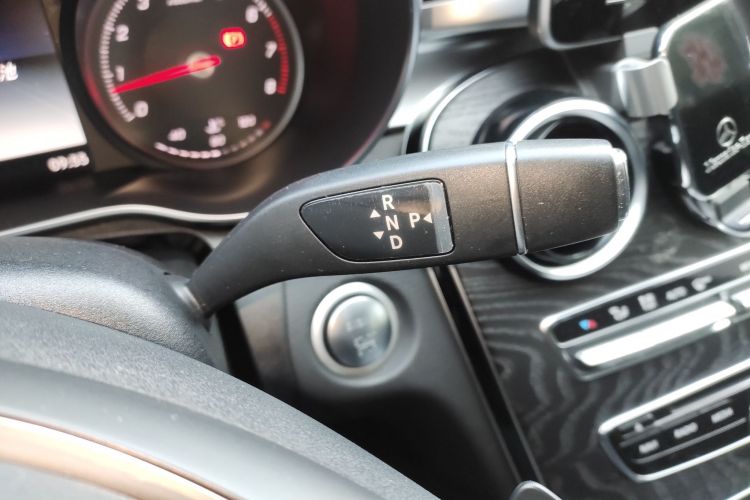 奔驰C级 2018款 C 180 L 时尚型运动版中控内饰18