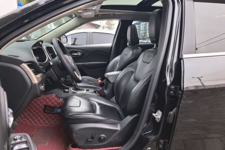 Jeep 自由光 2017款 2.4L 专业版中控内饰19