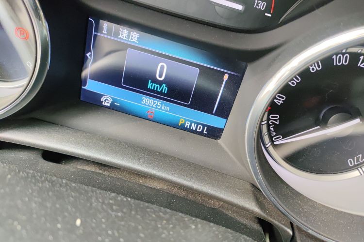 别克 威朗 2018款 三厢 15S 自动领先型中控内饰15