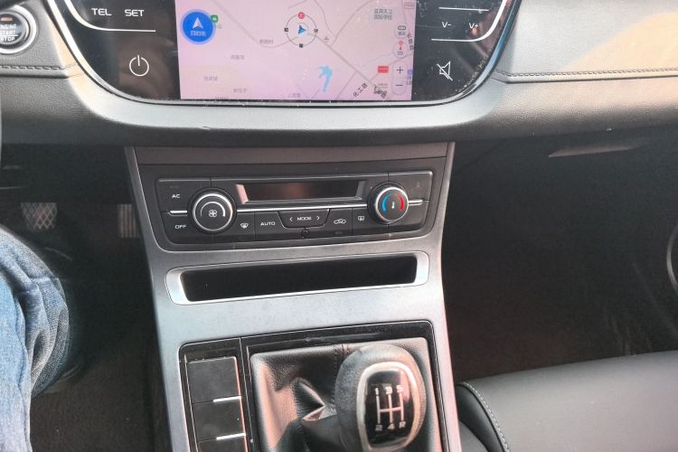 吉利汽车 帝豪 2019款 领军版 1.5L 手动向上互联型 国VI中控内饰16