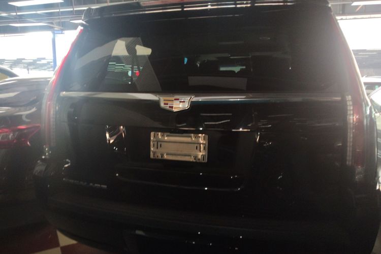 凯迪拉克 凯雷德ESCALADE 2017款 6.2L ESV铂金版加长型车身外观6004