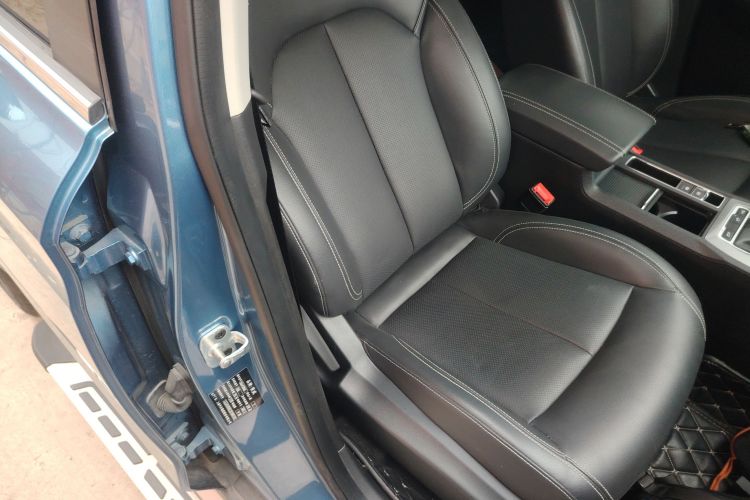 荣威RX5 2019款 20T 两驱自动Ali智联网铂金版局部细节41