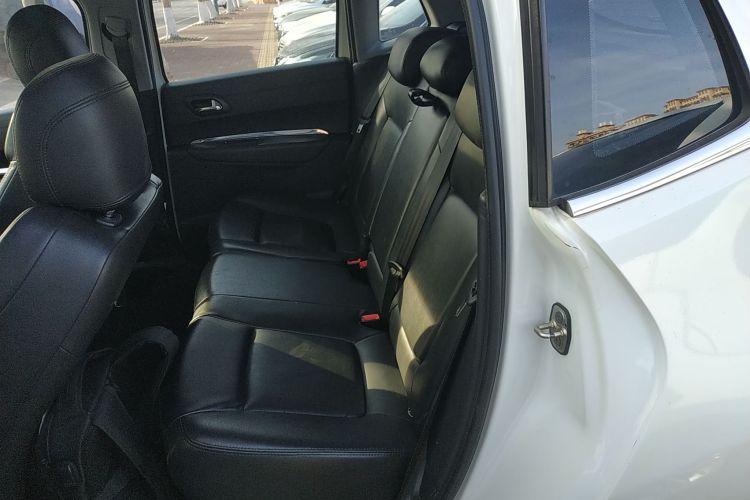 标致3008 2015款 1.6THP 自动经典版中控内饰21