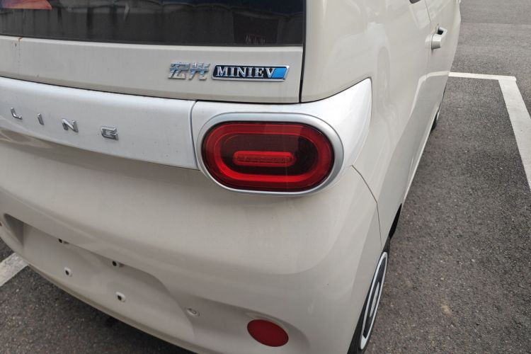 五菱汽车 宏光MINIEV 2024款 第三代 215km 青春版车身外观9