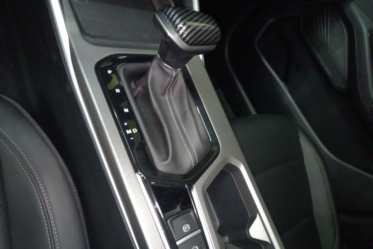 吉利汽车 帝豪 2025款 第4代 1.5L CVT尊贵型局部细节18