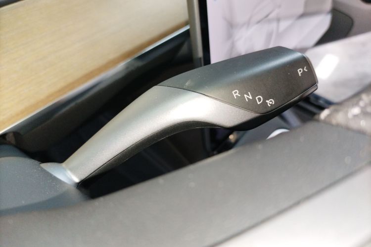 特斯拉 Model Y 2021款 标准续航后驱版局部细节18